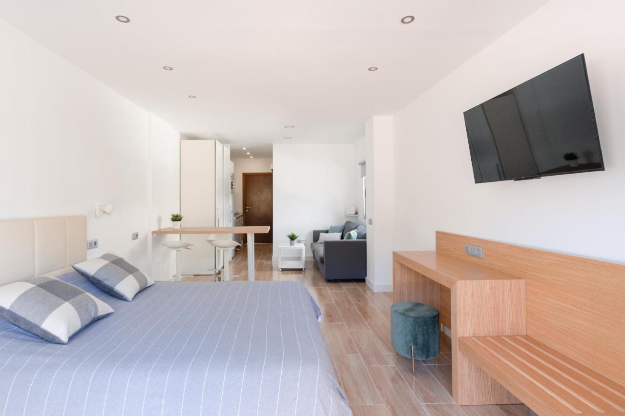 Palmeras Playa Studio: pools, beach, sun&shore Puerto de la Cruz  Bagian luar foto